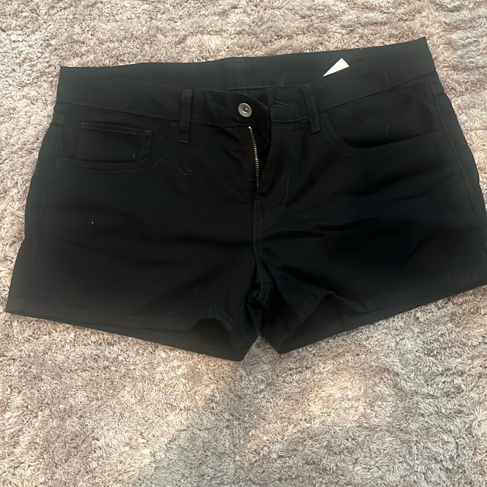 Barely worn black Uniqlo shorts